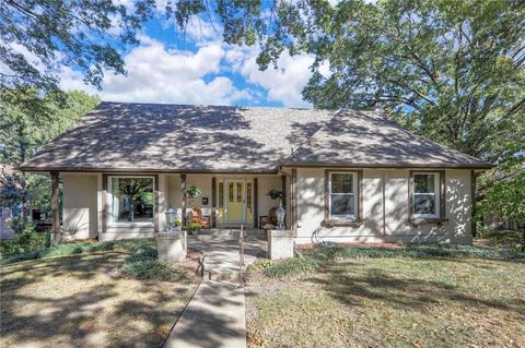 Photo of 9504 W 104th Street, Overland Park, KS 66212 (MLS # 2582969)