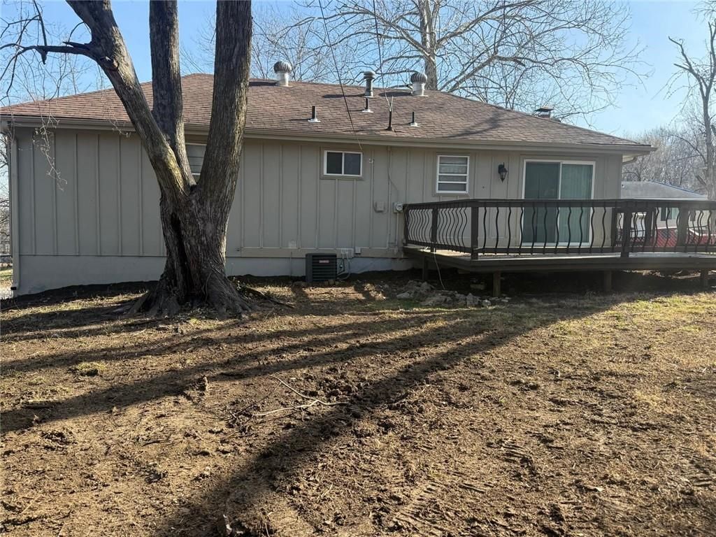 Photo of 10342 Tullis Avenue, Kansas City, MO 64134 (MLS # 2608479)