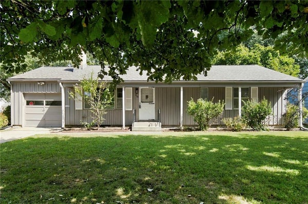 7101 MARTY ST, OVERLAND PARK, KS 66204 - Image bbe3de3009c7aae219294fbb33e4fbc6/2477654047