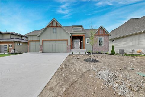 Photo of 17312 Earnshaw Street, Overland Park, KS 66221 (MLS # 2615688)