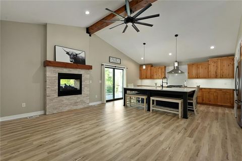 729 N Hurley Street Peculiar MO 64078