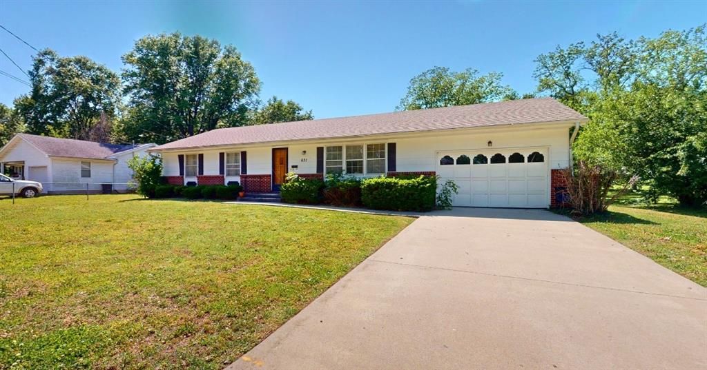 Photo of 631 N Perkins Street, Nevada, MO 64772 (MLS # 2620020)