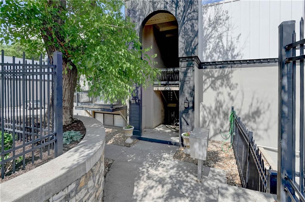 4157 Roanoke Road 2