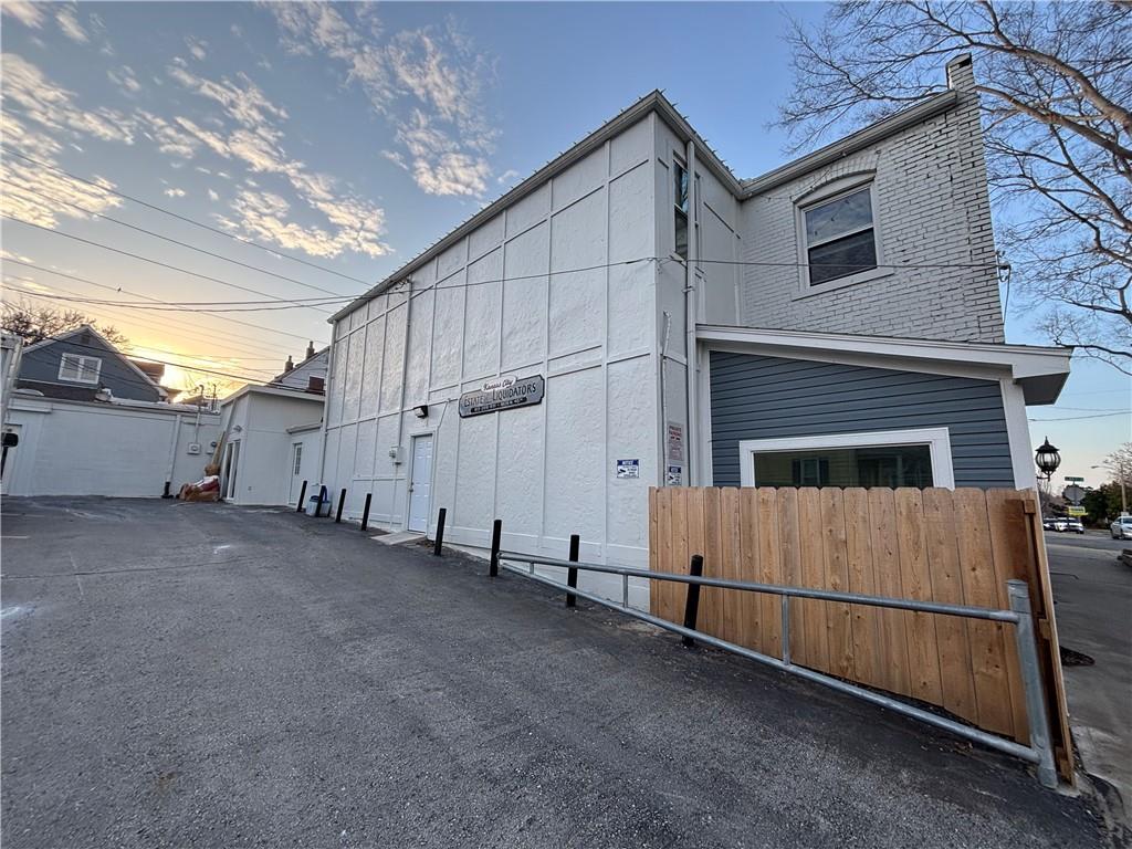1806 W 45th Street