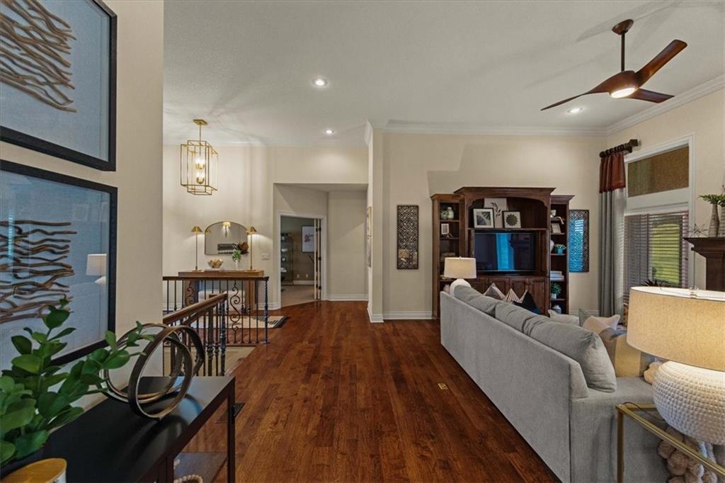 15204 Fontana Street