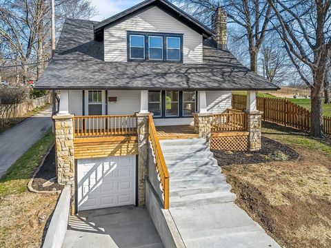 Photo of 730 W College Street, Liberty, MO 64068 (MLS # 2621203)