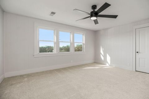 Tiny photo for 730 W College Street, Liberty, MO 64068 (MLS # 2621203)