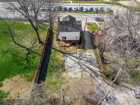 Tiny photo for 730 W College Street, Liberty, MO 64068 (MLS # 2621203)