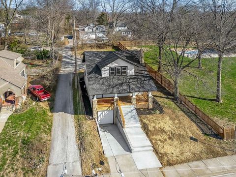 Tiny photo for 730 W College Street, Liberty, MO 64068 (MLS # 2621203)
