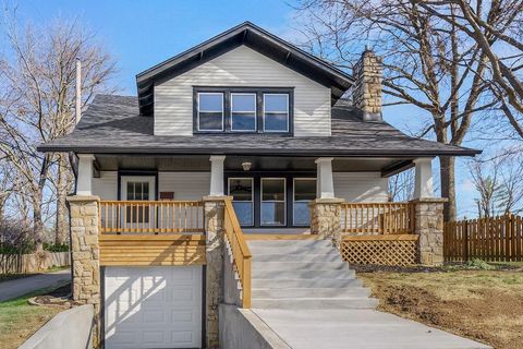 Tiny photo for 730 W College Street, Liberty, MO 64068 (MLS # 2621203)