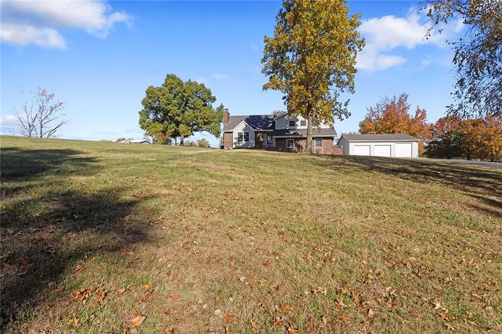 Photo of 2120 Pin Oak Drive, Liberty, MO 64068 (MLS # 2586456)