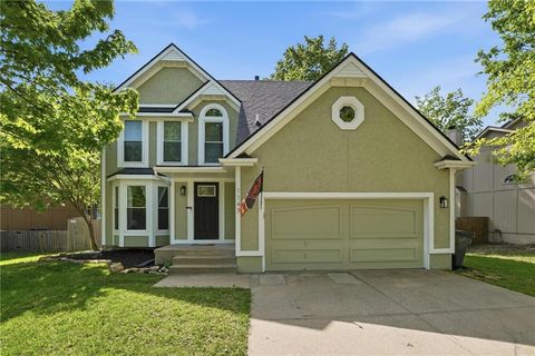 Photo of 1147 E Sheridan Bridge Lane, Olathe, KS 66062 (MLS # 2617496)