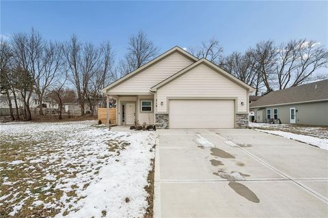 319 E Meadow Street, Smithville, MO 64089 - #: 2598912