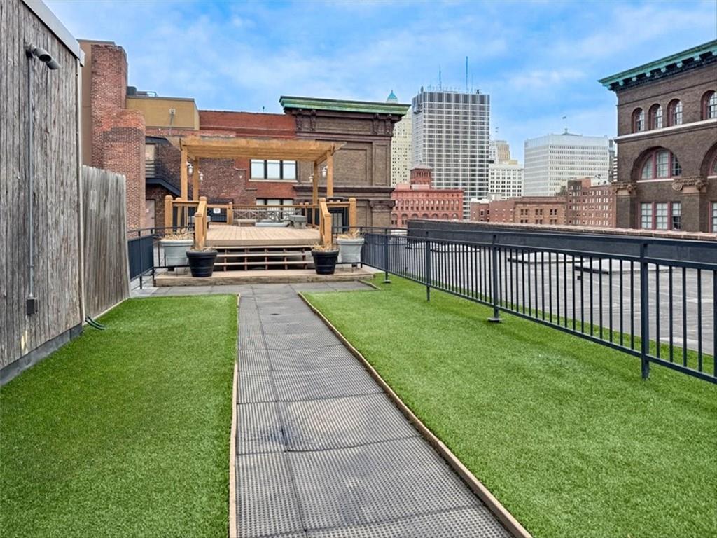 308 W 8th Street 712