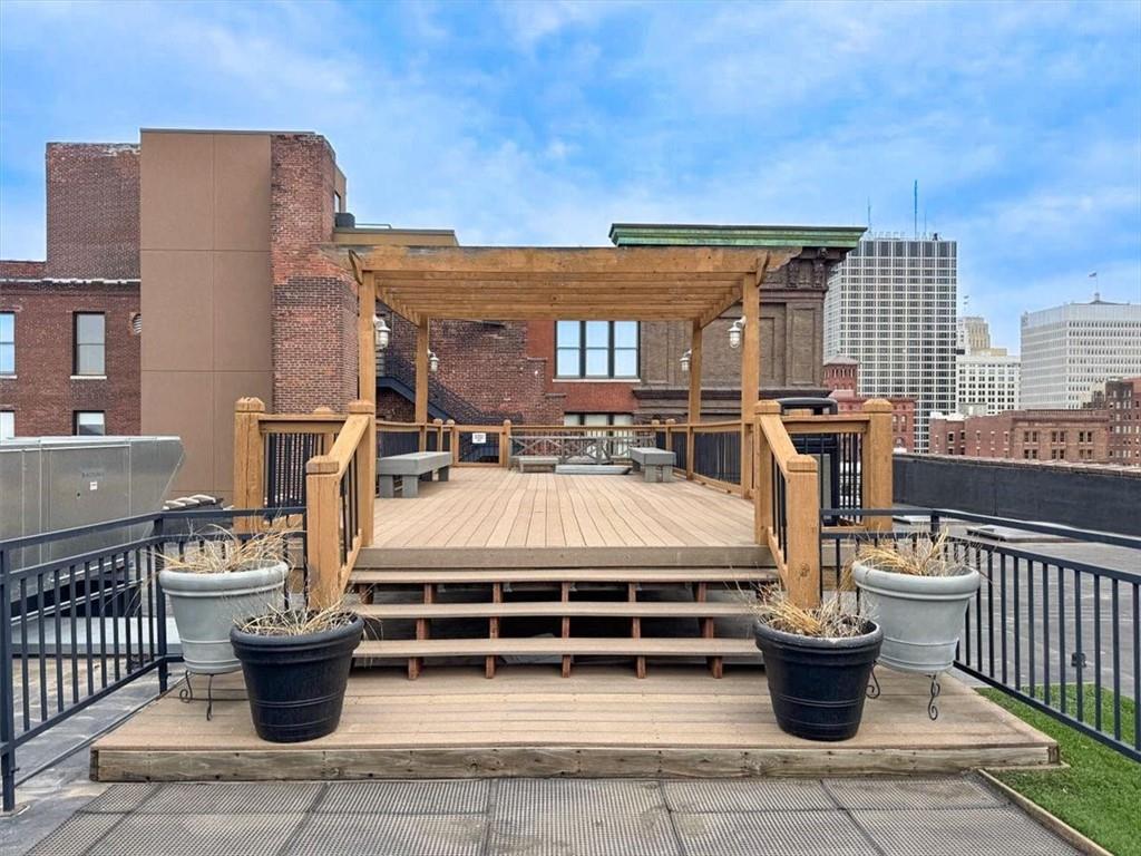 308 W 8th Street 712