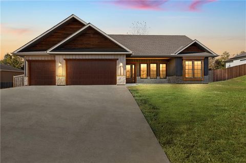 Photo of 2721 S Fir Terrace, Eudora, KS 66025 (MLS # 2586679)