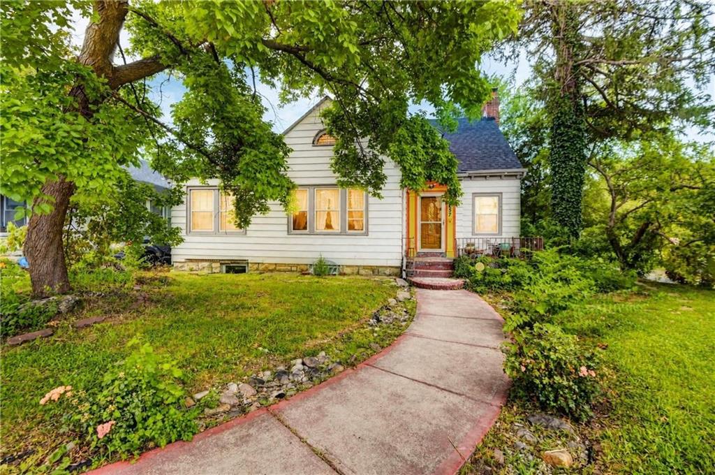 Photo of 2657 Minnesota Avenue, Kansas City, KS 66102 (MLS # 2627201)