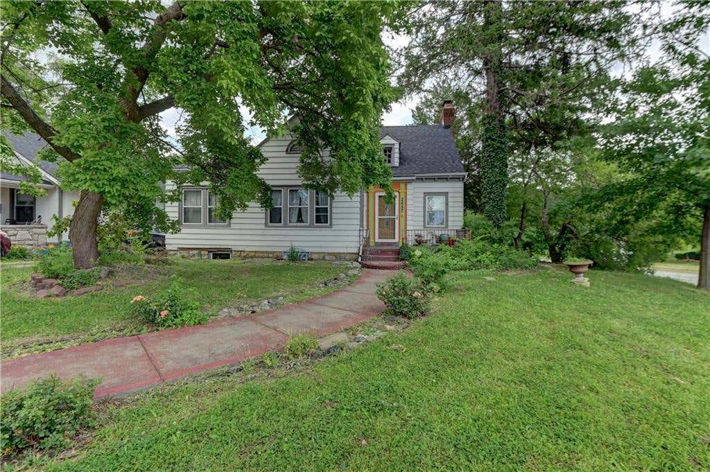 Photo of 2657 Minnesota Avenue, Kansas City, KS 66102 (MLS # 2627201)