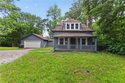 Photo of 8309 E Gregory Boulevard, Kansas City, MO 64131 (MLS # 2619661)