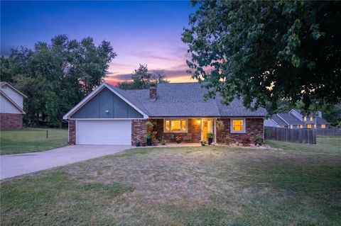 Photo of 2531 N 8th Street, Independence, KS 67301 (MLS # 2620433)