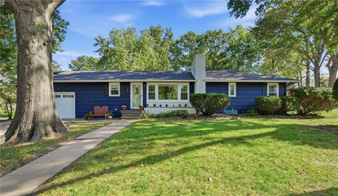 Photo of 7447 Grand Avenue, Kansas City, MO 64114 (MLS # 2645923)