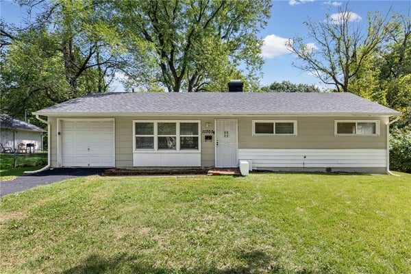 11305 CRYSTAL AVE, KANSAS CITY, MO 64134 - Image bcf8580e5af991cf7f2bf5375ac3e845/426471382