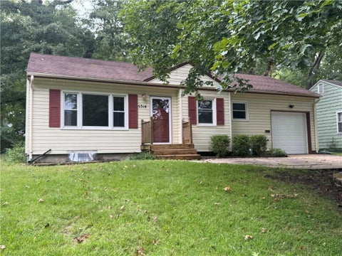 Photo of 5314 Linden Street, Roeland Park, KS 66205 (MLS # 2641201)