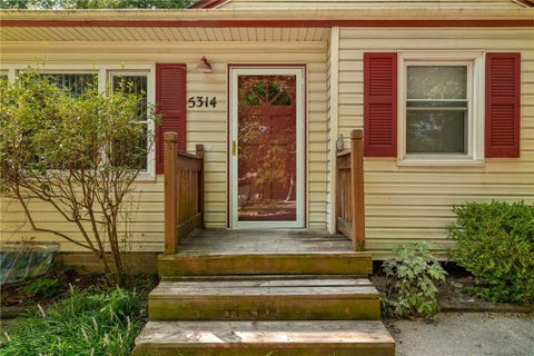 Photo of 5314 Linden Street, Roeland Park, KS 66205 (MLS # 2641201)