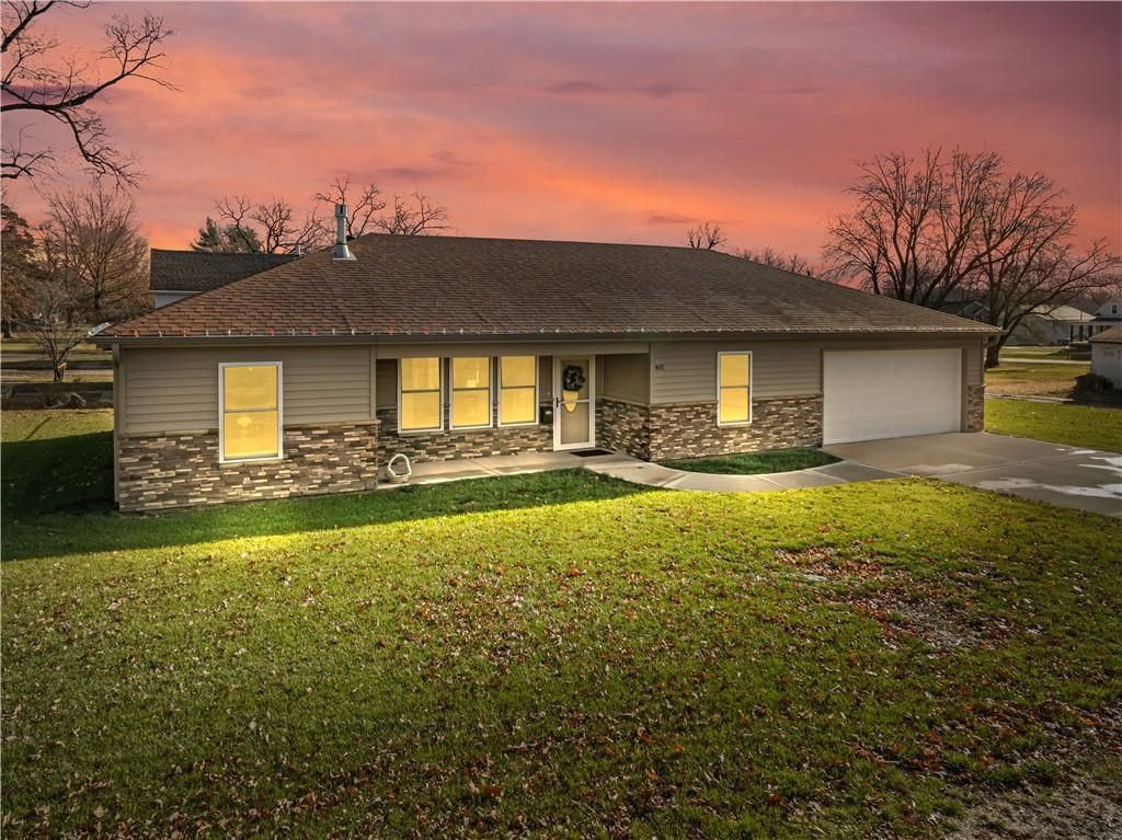 Photo of 401 N Ritchie Street, Hamilton, MO 64644 (MLS # 2592519)