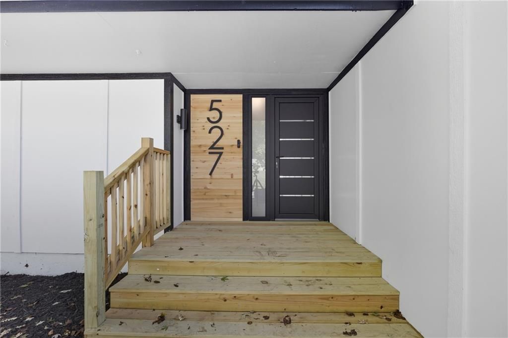 Photo of 527 Lancelot Drive, Liberty, MO 64068 (MLS # 2596232)