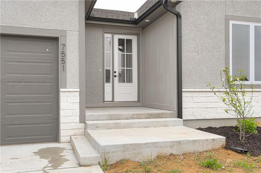 Photo of 7551 NW Gower Avenue, Kansas City, MO 64151 (MLS # 2592676)