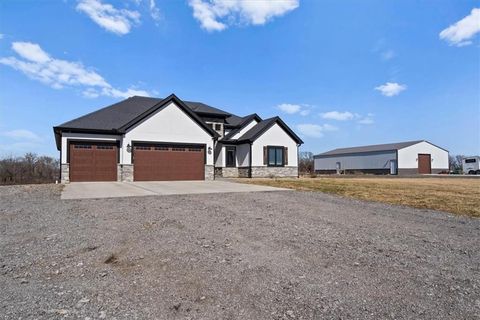 15320 E 203rd Street Peculiar MO 64078