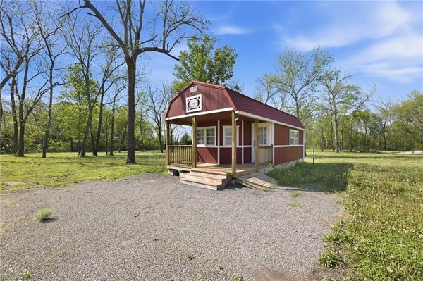 74 3RD ST, MORAN, KS 66755 - Image bd4f1cc32c81e3d7dab4d1594041fb40/2914398699