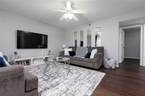 6834 N Olive Street Gladstone MO 64118