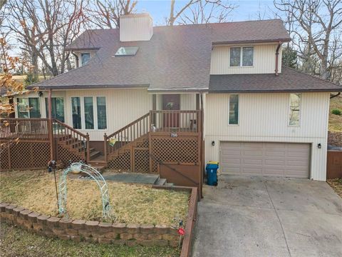 756 NW South Shore Drive, Lake Waukomis, MO 64151 - MLS#: 2533996