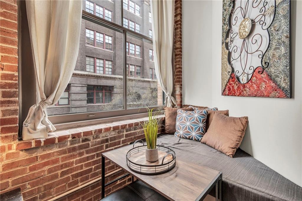 308 W 8th Street 201