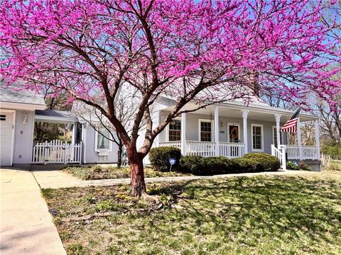 1702 S Pollard Avenue Independence MO 64055
