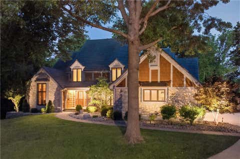Photo of 10703 W 124 Street, Overland Park, KS 66213 (MLS # 2635626)