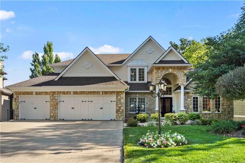 422 Southshore Drive Lake Winnebago MO 64034
