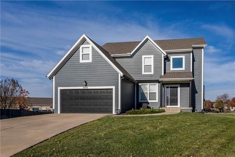 Photo of 29216 W 183rd Terrace, Gardner, KS 66030 (MLS # 2586673)