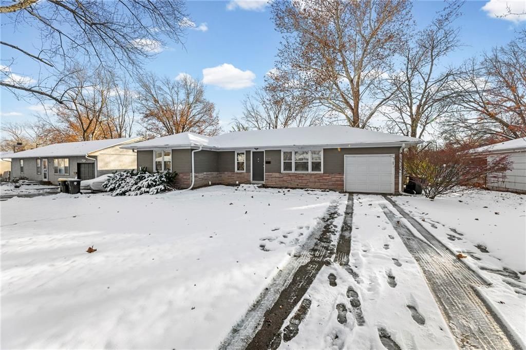 Photo of 8303 E 110th Terrace, Kansas City, MO 64134 (MLS # 2607984)