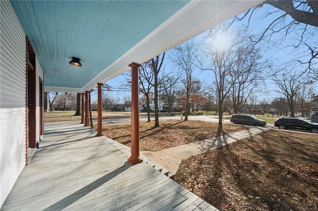 Photo of 1304 E Pine Street, Harrisonville, MO 64701 (MLS # 2592299)