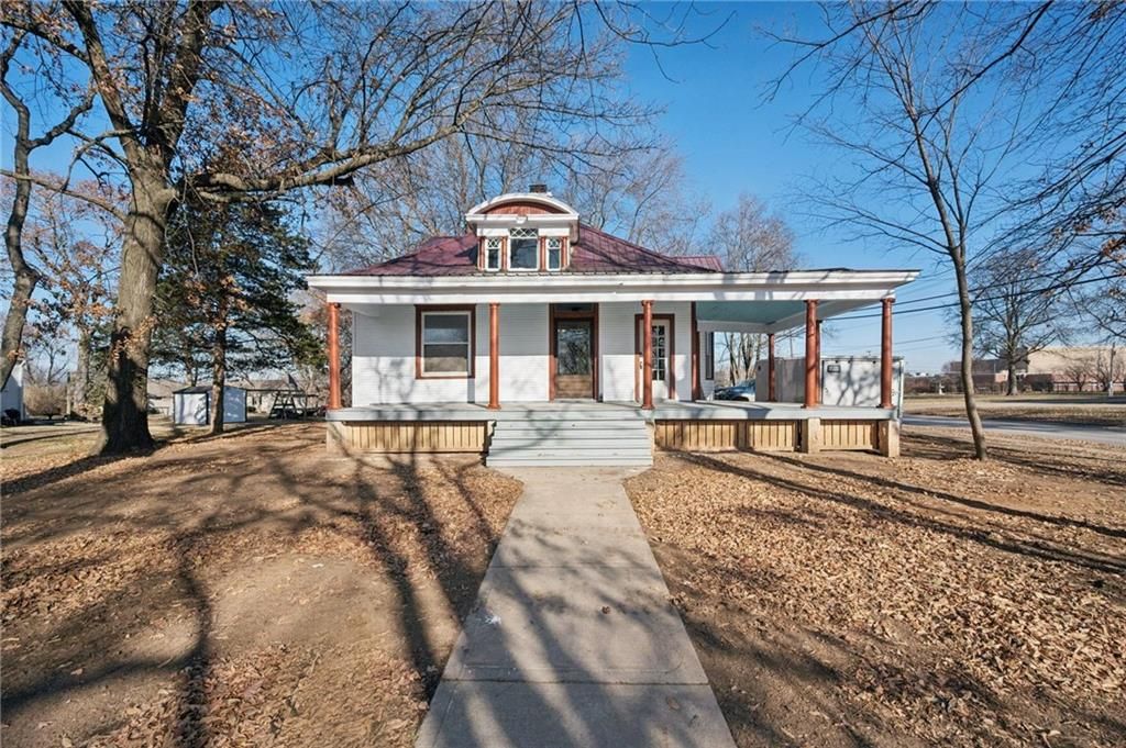 Photo of 1304 E Pine Street, Harrisonville, MO 64701 (MLS # 2592299)