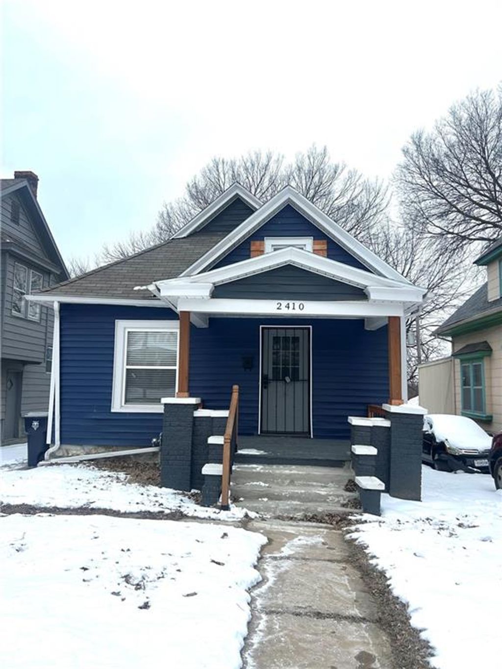 Photo of 2410 Myrtle Avenue, Kansas City, MO 64127 (MLS # 2598800)