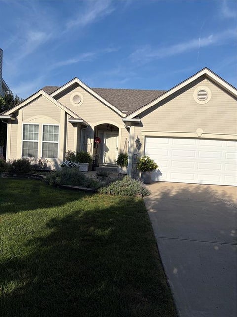 8543 N Robinhood Avenue, Kansas City, MO 64154 - #: 2638939