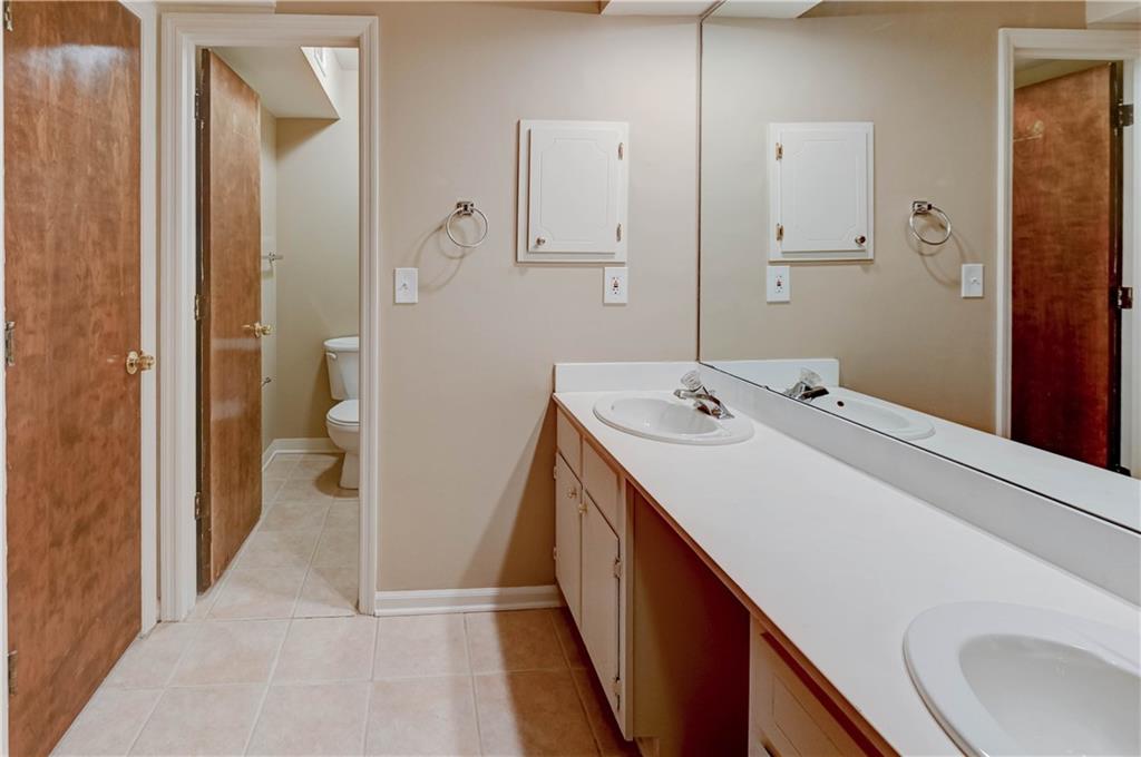 Overland Park, Kansas 66202, United States, 1 Bedroom Bedrooms, ,1 BathroomBathrooms,Residential,Active,11896