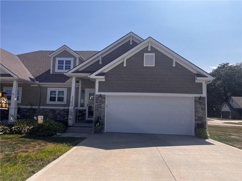 Photo of 3201 Sheffield Lane, St Joseph, MO 64506 (MLS # 2581588)