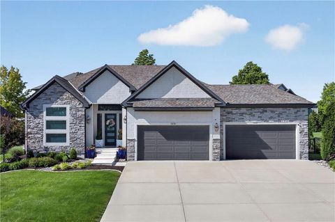 Photo of 2818 W 162nd Terrace, Overland Park, KS 66085 (MLS # 2622069)