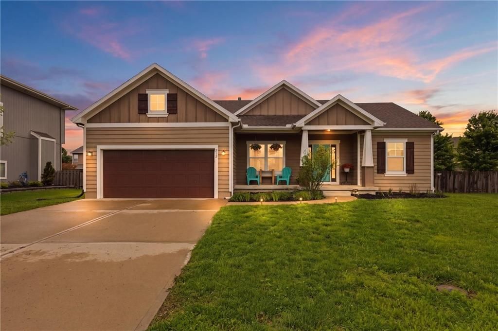 Photo of 315 N Laurel Street, Gardner, KS 66030 (MLS # 2618377)