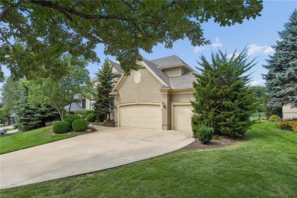 5427 W 164th Place